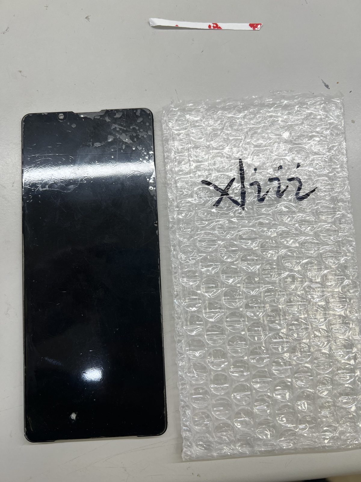 準備更換到 Sony Xperia 1 III 的全新螢幕總成
